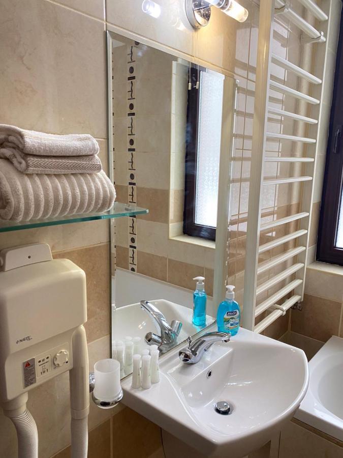 Hq Apartment Flora Violet โบโรเวทส์ ภายนอก รูปภาพ